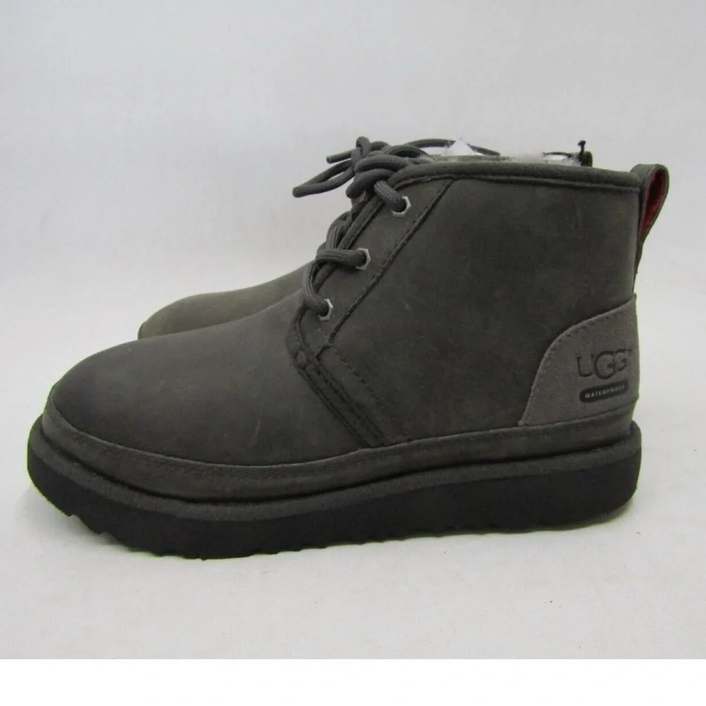Ugg Neumel II Unisex Youth Charcoal Gray Lace Up Boots Waterproof Size 10 USED